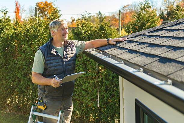 Professional Emergency Roof Repair technician working in Dundee, IL